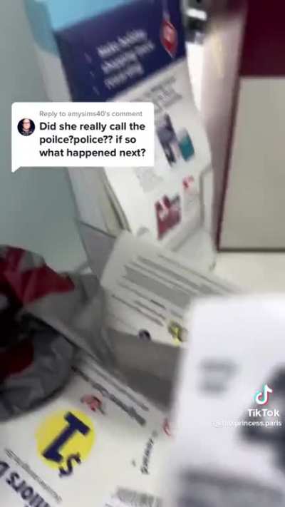 karen calls the cop on cashier because of a RECIEPT