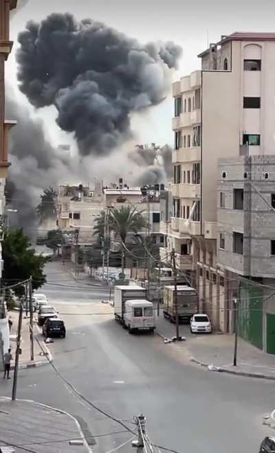 Gaza: IDF Air Strikes &amp; Collapsing Buildings
