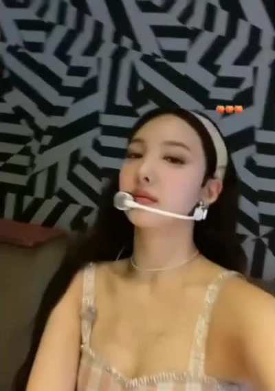 TWICE - Nayeon