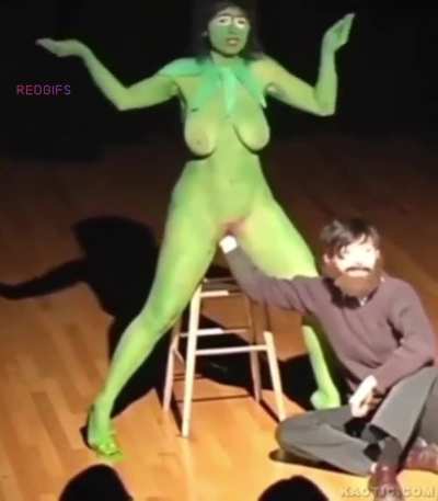 I don&rsquo;t even know what I just saw&hellip; but she has a great body 