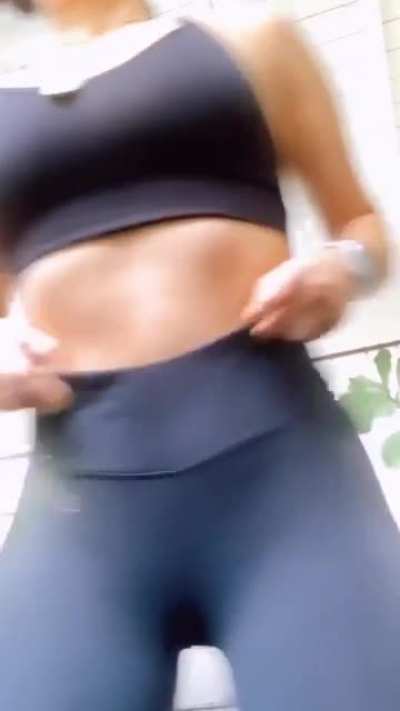 She Got Them Thangs