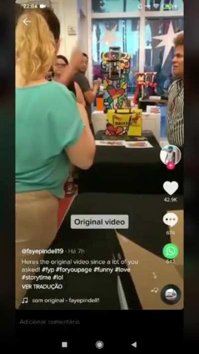 Dona de restaurante que o Romero Britto humilhou se revolta e vai na loja dele quebrar uma obra