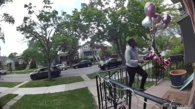 PSA: Don’t DoorDash Balloons This Mother’s Day