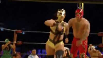 Sexy Star (II) is the highlight of the AAA PPV tonight