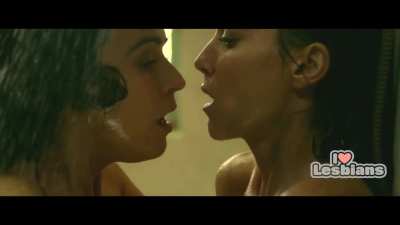 Veronica Sanchez & Irene Arcos (El Embarcadero - s02e04 - Scene #2)
