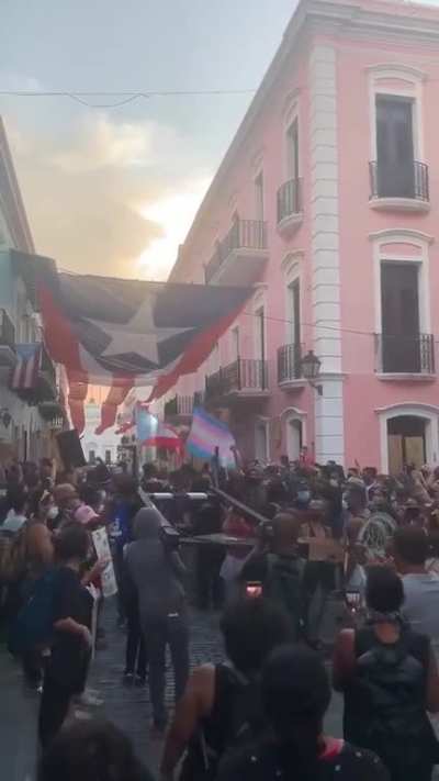 Guillotine being carried to governor's office in Puerto Rico during their BLM protest