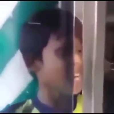 :v