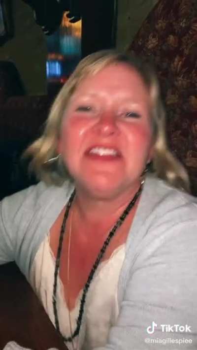Karens without mask in the middle of a raging pandemic