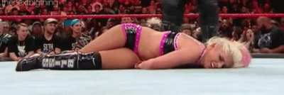 Alexa&rsquo;s sexy body writhing in pain