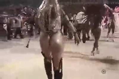 L&iacute;via Andrade