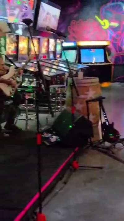 Live &ldquo;Guitar Hero Karaoke&rdquo; in Las Vegas. Would you play?!?