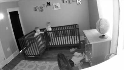 How my twins travel in a crib&hellip;(OC)