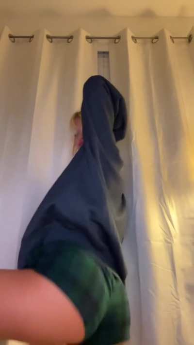 Shaking that fat ass🥵