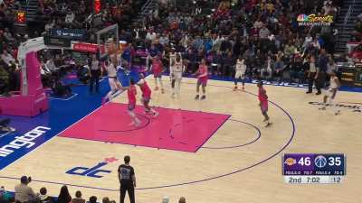 [Highlight] LeBron disguises a sky hook lob to AD for the finish