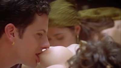 Alyssa Milano nude
