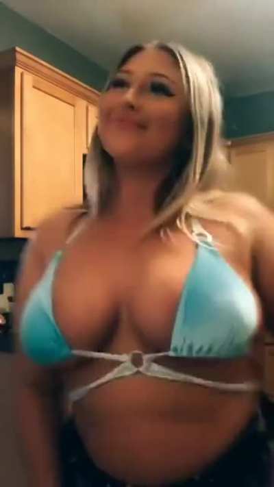 Curvy girl