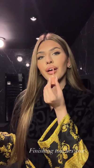 So sexy Aleena 🥵