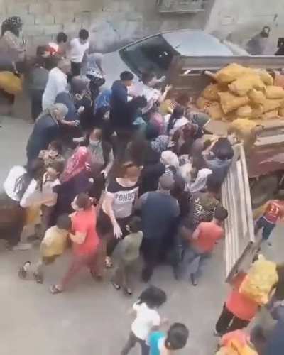 İnsanca Yasamak İ&ccedil;in patates soğan değil,insanca bir &uuml;cret alınması gerek!