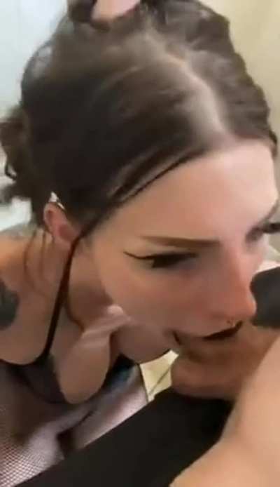 Who is this goth girl ?