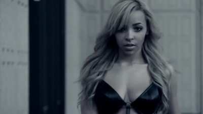 Young Tinashe bouncy bouncy walk from ICWD trailer