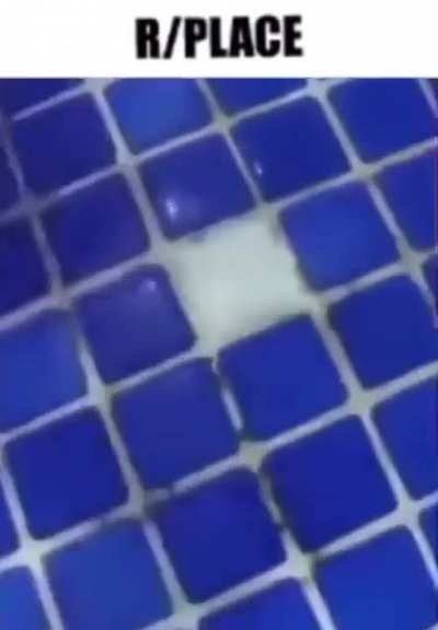 It&rsquo;s me. I&rsquo;m the one placing random tiles.