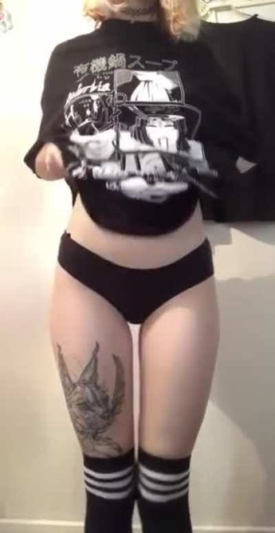 Baggy clothes hide bouncy secrets 😉💕 [F19]