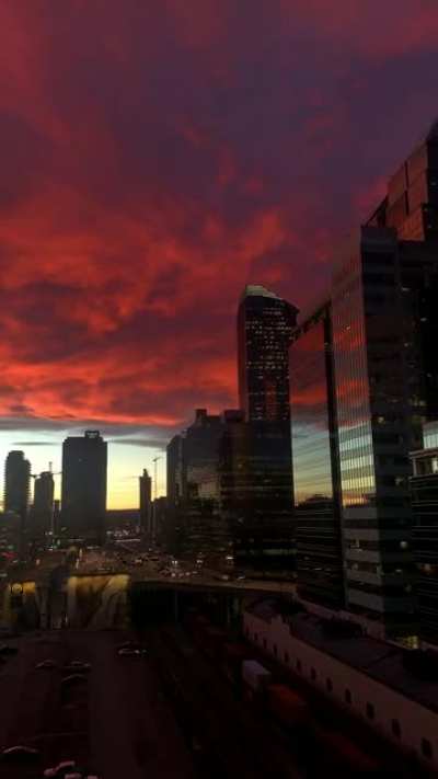 Tonight&rsquo;s sunset in Calgary. No filters needed
