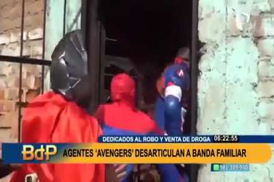Police in Peru this week dismantled a clan dedicated to drug trafficking called 'Los Villanos de Mari&aacute;tegui'. The operation was carried out disguised as MARVEL Superheroes to make it look like a Halloween prank.