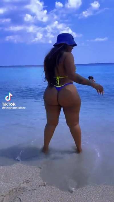 Cake at the beach