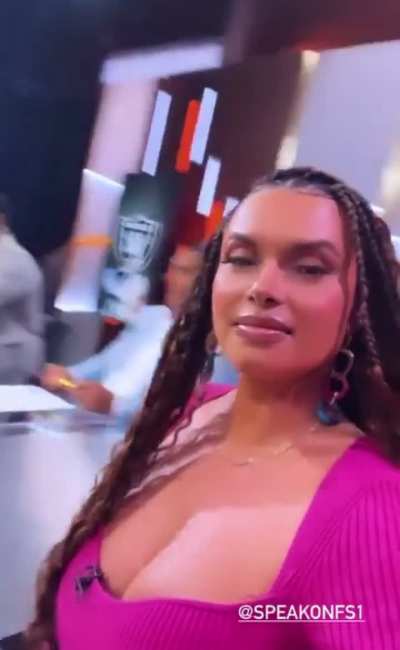 Joy&rsquo;s look for today&rsquo;s show via IG story