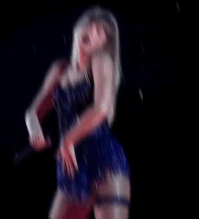 Whenever I see Tay Tay worship herself it makes me do the same for her
