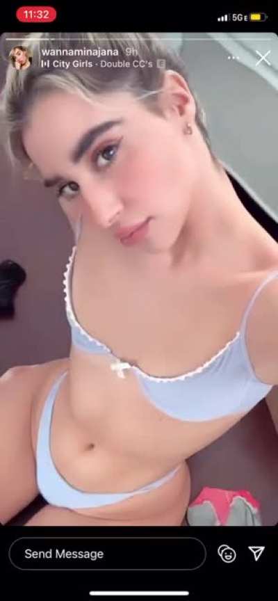 No titties but dumb thick wonder if she&rsquo;ll get implants in the future
