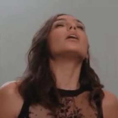 Gal Gadot while I eat her Pussy