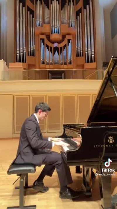 Piano competitions in 2040