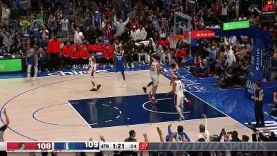 [Highlight] Dinwiddie buries his 3rd consecutive triple in the clutch