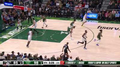 [Highlight] Giannis scores on Simmons for his 42nd point and lets him know he's too short
