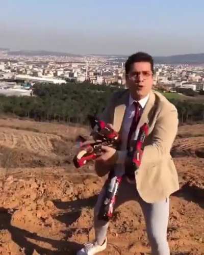A Turk is Fighting Corona. Türk Corona Ile mücadele ediyor