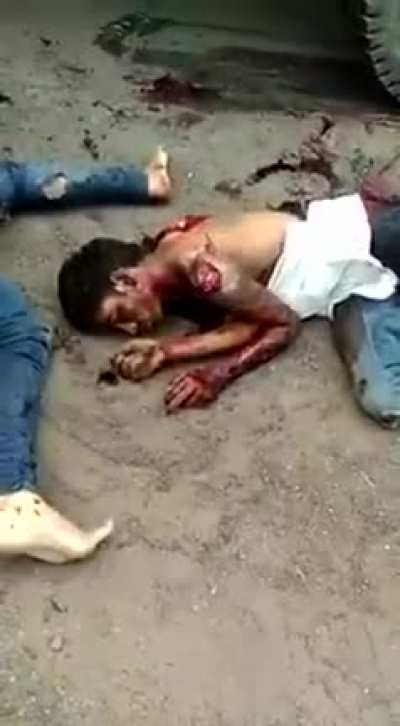 [GORE/ЖЕСТЬ] Грузовик не жалеет