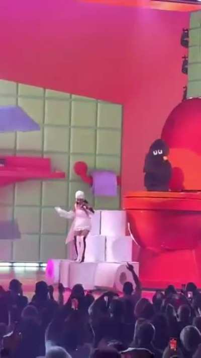 Twerking with a turd