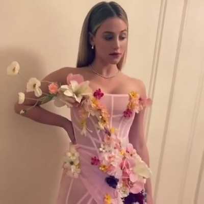 Lili Reinhart