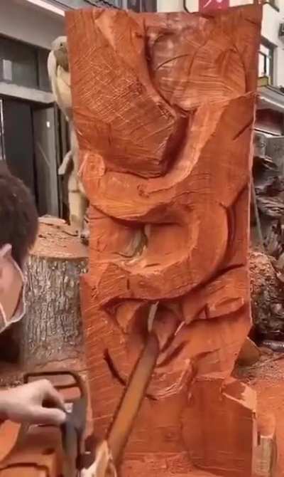 Wood Carving with Chainsaw