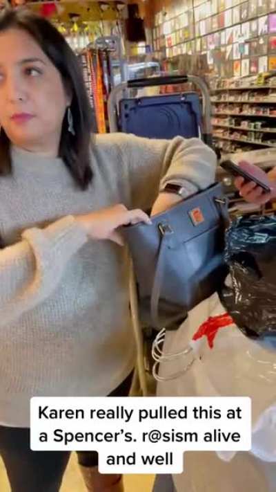 Woman at Spencer&rsquo;s can&rsquo;t find her phone and accuses a Black man behind her of stealing it, then finds it in her purse