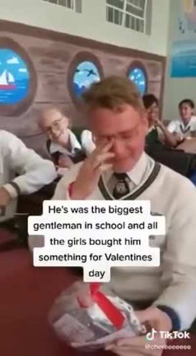 Saw this on twitter and it's so cute! It warm my heart so much ^^