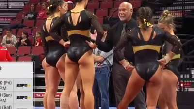Bunz of beauty Black Leo&rsquo;s of WMU 🐴🤎💛🤍🤸&zwj;♀️