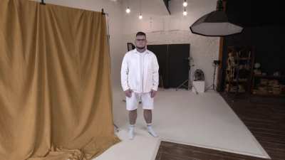 Matching set stage lighting with the virtual scene
