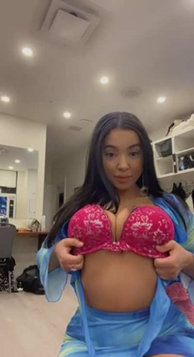 React if you'd fuck my tits