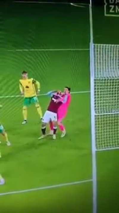 Krul's foul on Vlasic