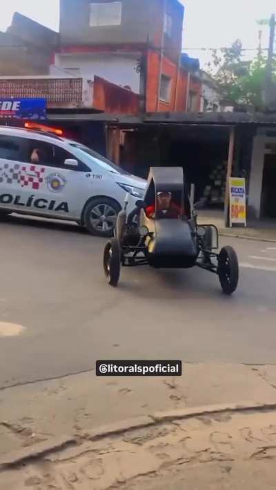 Quase deu ruim pro dique vigarista nesta corrida maluca a&iacute;