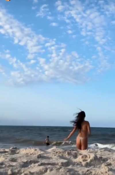 Lily Chee booty