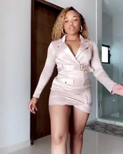 That phat ass always trynna bust out of ANYTHING she wears 😗🎶